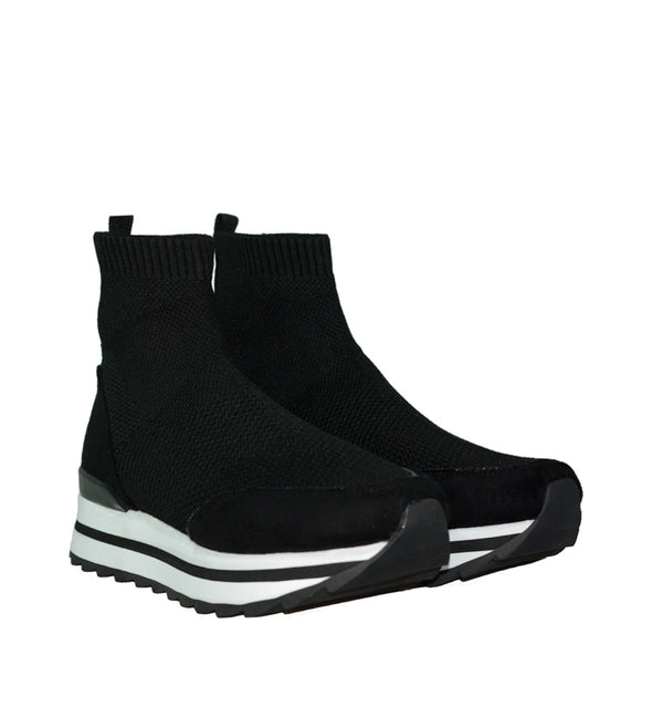 Botin tipo deportivo en stretch negro